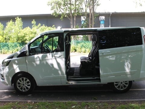 Ford Tourneo Custom 1.0 320 EcoBoost 13.6kWh Titanium Auto L1 Euro 6 5dr 10