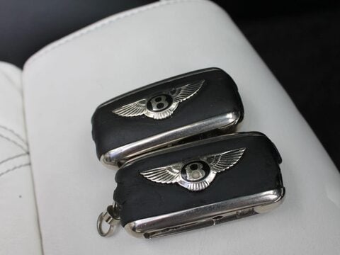 Bentley Continental 6.0 W12 GTC Speed Auto 4WD Euro 4 2dr 35