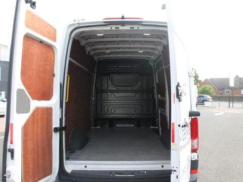 MAN TGE 2.0 BiTurbo 5180d Auto Standard Medium Roof Euro 6 (s/s) 5dr 34