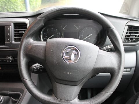 Vauxhall Vivaro 1.5 Turbo D 2900 Dynamic L2 H1 Euro 6 (s/s) 6dr 34