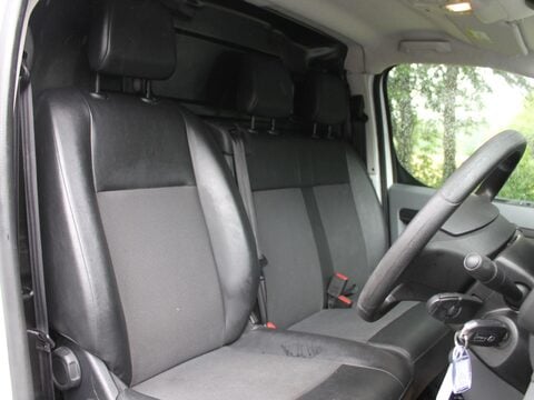 Vauxhall Vivaro 1.5 Turbo D 2900 Dynamic L2 H1 Euro 6 (s/s) 6dr 19