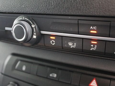Vauxhall Vivaro 1.5 Turbo D 2900 Dynamic L2 H1 Euro 6 (s/s) 6dr 26