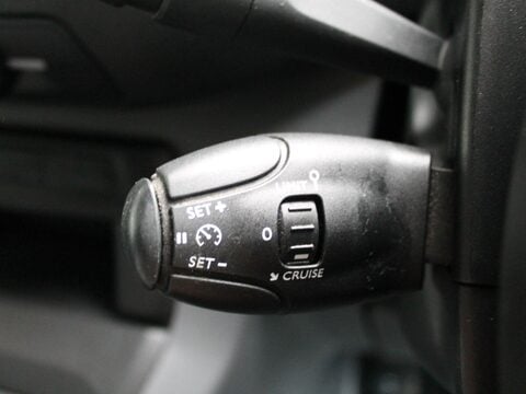 Vauxhall Vivaro 1.5 Turbo D 2900 Dynamic L2 H1 Euro 6 (s/s) 6dr 30