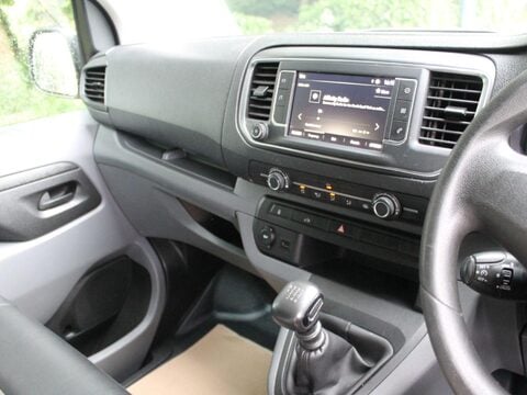 Vauxhall Vivaro 1.5 Turbo D 2900 Dynamic L2 H1 Euro 6 (s/s) 6dr 21