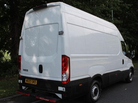 Iveco Daily 2.3D HPI 12V 35S 3520 MWB H1 Euro 6 (s/s) 5dr 3