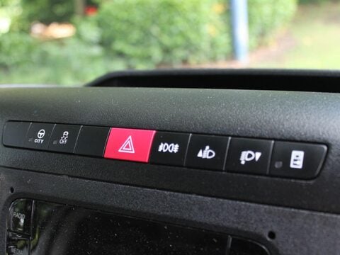 Iveco Daily 2.3D HPI 12V 35S 3520 MWB H1 Euro 6 (s/s) 5dr 27