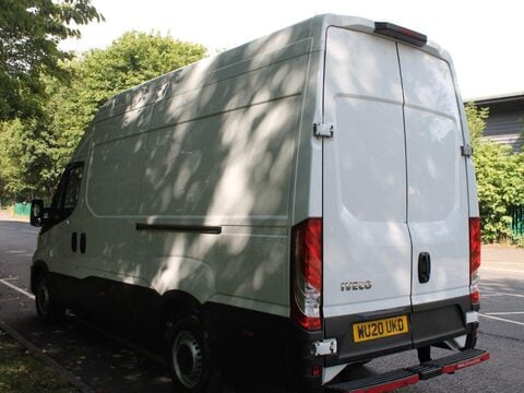 Iveco Daily 2.3D HPI 12V 35S 3520 MWB H1 Euro 6 (s/s) 5dr 5