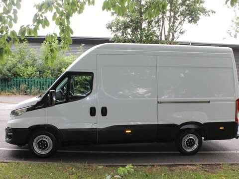 Iveco Daily 2.3D HPI 12V 35S 3520 MWB H1 Euro 6 (s/s) 5dr 8