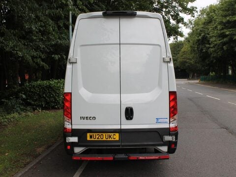 Iveco Daily 2.3D HPI 12V 35S 3520 MWB H1 Euro 6 (s/s) 5dr 4
