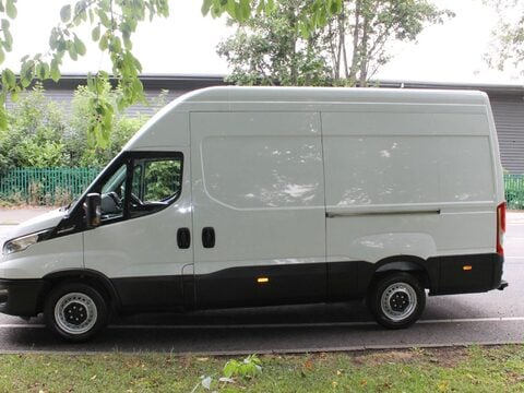 Iveco Daily 2.3D HPI 12V 35S 3520 MWB H1 Euro 6 (s/s) 5dr 7