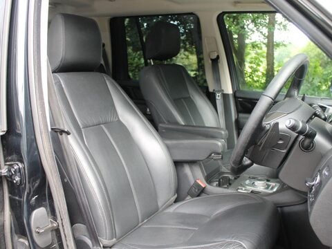 Land Rover Discovery 3.0 SD V6 HSE Auto 4WD Euro 5 5dr 27
