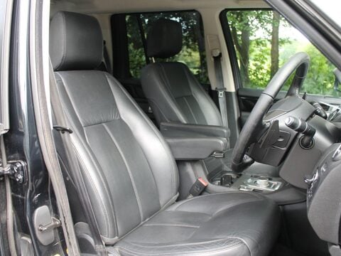 Land Rover Discovery 3.0 SD V6 HSE Auto 4WD Euro 5 5dr 28
