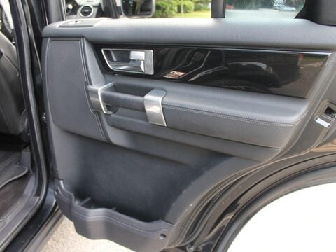 Land Rover Discovery 3.0 SD V6 HSE Auto 4WD Euro 5 5dr 22