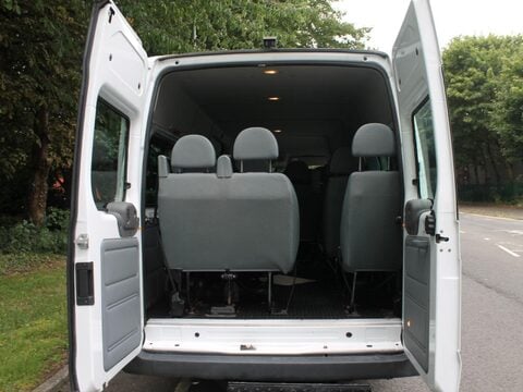 Ford Transit 2.4 TDCi 430 Duratorq RWD L4 H2 4dr 9