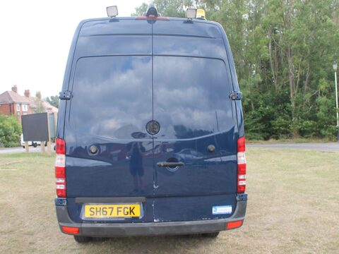 Mercedes-Benz Sprinter 2.1 516 CDi RWD L2 4dr 4
