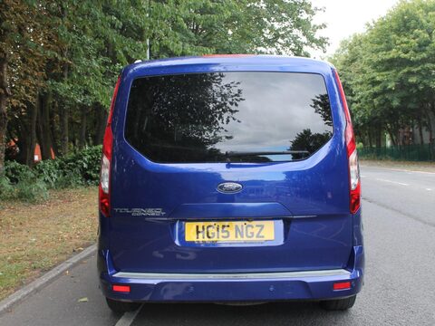 Ford Grand Tourneo Connect 1.6 TDCi Titanium Euro 5 5dr 4