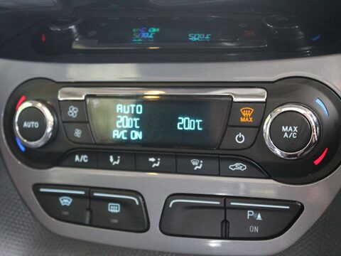 Ford Grand Tourneo Connect 1.6 TDCi Titanium Euro 5 5dr 22