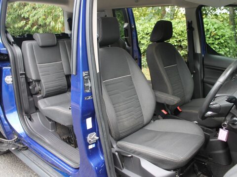 Ford Grand Tourneo Connect 1.6 TDCi Titanium Euro 5 5dr 28