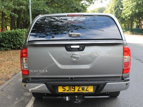 Nissan Navara 2.3 dCi Tekna 4WD Euro 6 (s/s) 4dr 4