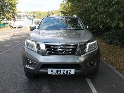 Nissan Navara 2.3 dCi Tekna 4WD Euro 6 (s/s) 4dr 8