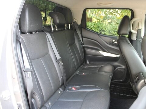 Nissan Navara 2.3 dCi Tekna 4WD Euro 6 (s/s) 4dr 14