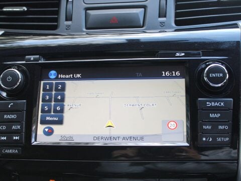 Nissan Navara 2.3 dCi Tekna 4WD Euro 6 (s/s) 4dr 24