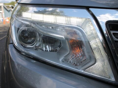 Nissan Navara 2.3 dCi Tekna 4WD Euro 6 (s/s) 4dr 10
