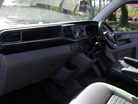 Volkswagen Transporter 2.0 TDI T28 Startline FWD SWB Euro 6 (s/s) 5dr 52
