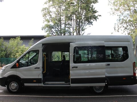Ford Transit 2.2 TDCi 460 HDT L4 H3 4dr (18 seats) 10
