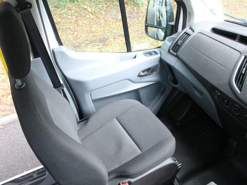 Ford Transit 2.2 TDCi 460 HDT L4 H3 4dr (18 seats) 27