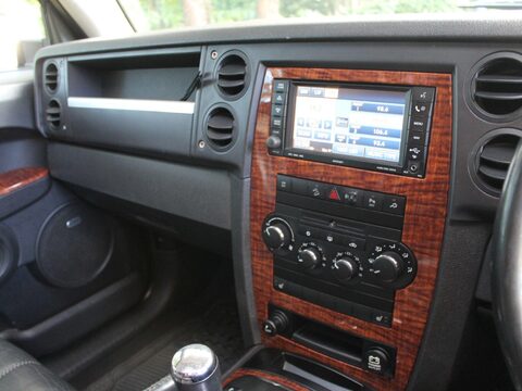 Chrysler 300C 3.0 CRD V6 LUX 5dr 21