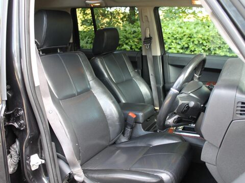 Chrysler 300C 3.0 CRD V6 LUX 5dr 17
