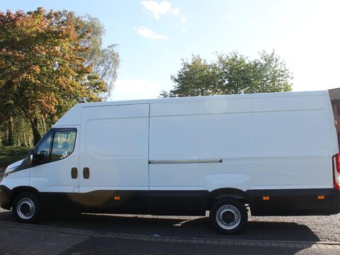 Iveco Daily 2.3D HPI 14V Business 35S 3520L MWB H3 Euro 6 (s/s) 5dr 7