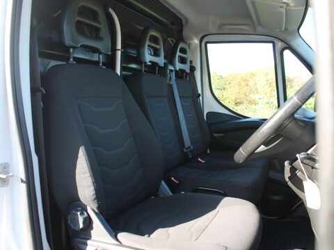 Iveco Daily 2.3D HPI 14V Business 35S 3520L MWB H3 Euro 6 (s/s) 5dr 17