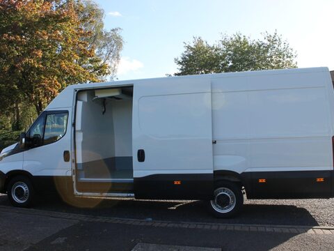 Iveco Daily 2.3D HPI 14V Business 35S 3520L MWB H3 Euro 6 (s/s) 5dr 10