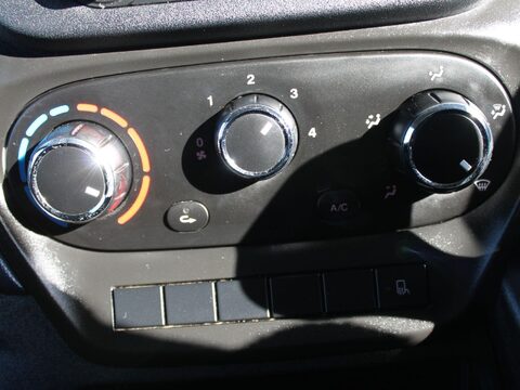 Iveco Daily 2.3D HPI 14V Business 35S 3520L MWB H3 Euro 6 (s/s) 5dr 22