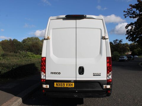 Iveco Daily 2.3D HPI 14V Business 35S 3520L MWB H3 Euro 6 (s/s) 5dr 4