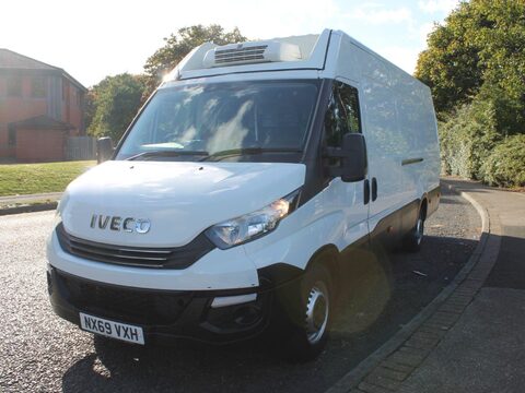 Iveco Daily 2.3D HPI 14V Business 35S 3520L MWB H3 Euro 6 (s/s) 5dr 8