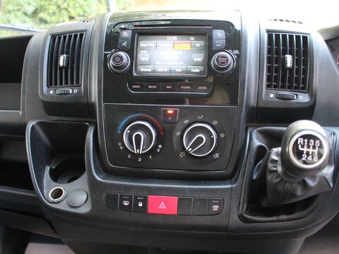 Peugeot Boxer 2.0 BlueHDi 335 Professional L3 H2 Euro 6 5dr 25