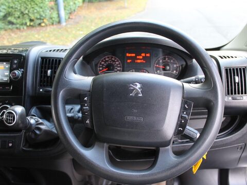 Peugeot Boxer 2.0 BlueHDi 335 Professional L3 H2 Euro 6 5dr 17