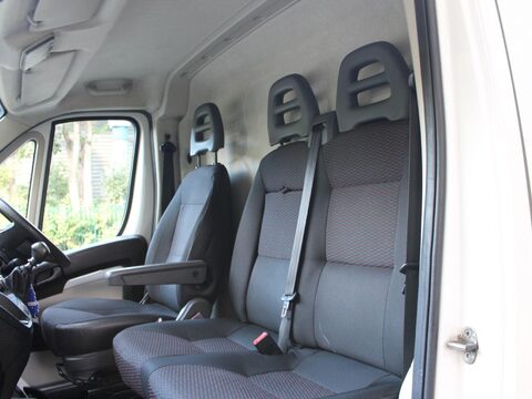 Peugeot Boxer 2.0 BlueHDi 335 Professional L3 H2 Euro 6 5dr 12