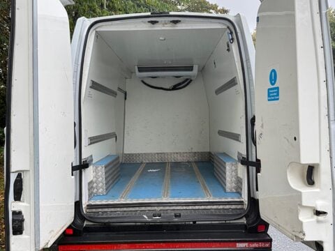 Renault Master 2.3 dCi 35 Business FWD MWB Medium Roof Euro 6 5dr 7