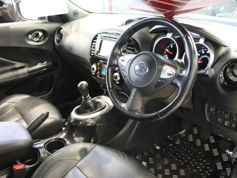 Nissan Juke 1.5 dCi 8v Tekna Euro 5 (s/s) 5dr 27
