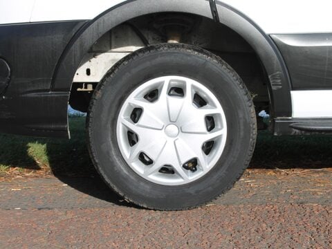 Ford Transit 2.0 350 EcoBlue Leader RWD L4 H3 Euro 6 (s/s) 5dr 35