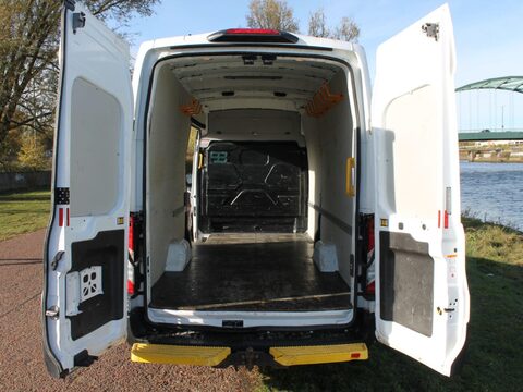 Ford Transit 2.0 350 EcoBlue Leader RWD L4 H3 Euro 6 (s/s) 5dr 47