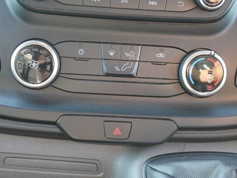 Ford Transit 2.0 350 EcoBlue Leader RWD L4 H3 Euro 6 (s/s) 5dr 38