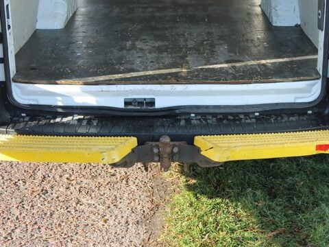 Ford Transit 2.0 350 EcoBlue Leader RWD L4 H3 Euro 6 (s/s) 5dr 15