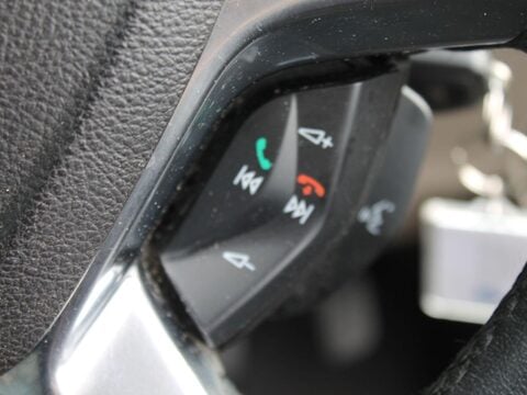 Ford Tourneo Custom 2.2 300 TDCi Limited L2 Euro 5 (s/s) 5dr 27