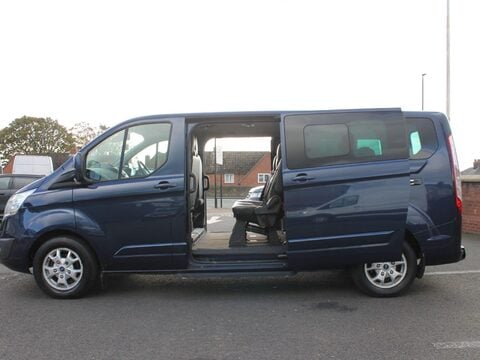 Ford Tourneo Custom 2.2 300 TDCi Limited L2 Euro 5 (s/s) 5dr 7
