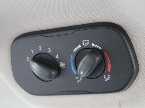 Ford Tourneo Custom 2.2 300 TDCi Limited L2 Euro 5 (s/s) 5dr 16